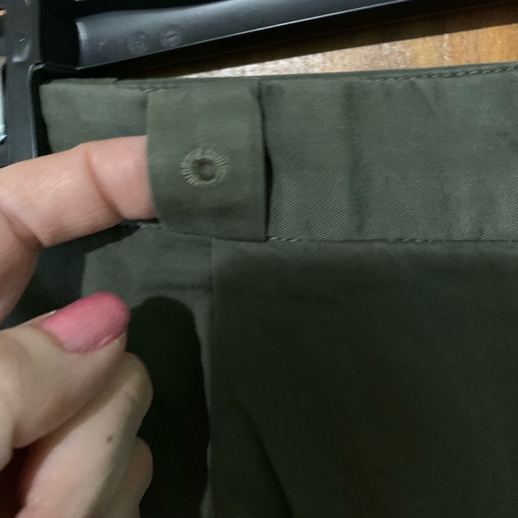 Lacoste Womens Pleated Green Khaki Shorts Size 12 - Picture 3 of 8